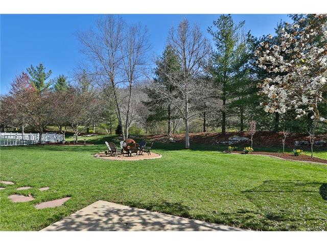 909 Kiefer Trails Dr, Ballwin, MO 63021 photo 3