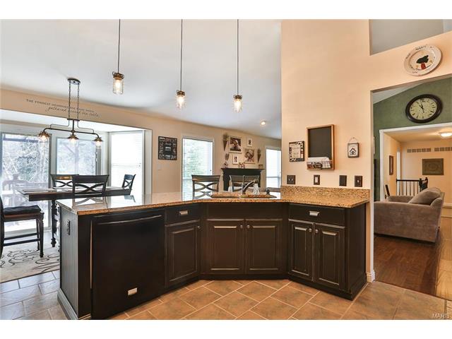 909 Kiefer Trails Dr, Ballwin, MO 63021 photo 12