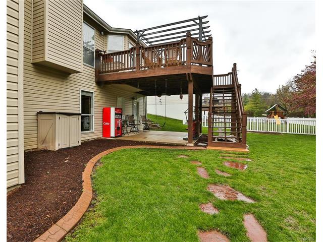 909 Kiefer Trails Dr, Ballwin, MO 63021 photo 4