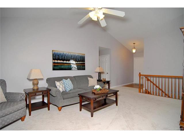 1120 Oak Borough, Ballwin, MO 63021 photo 7