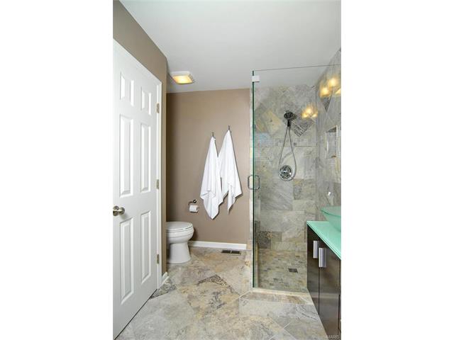 1120 Oak Borough, Ballwin, MO 63021 photo 18