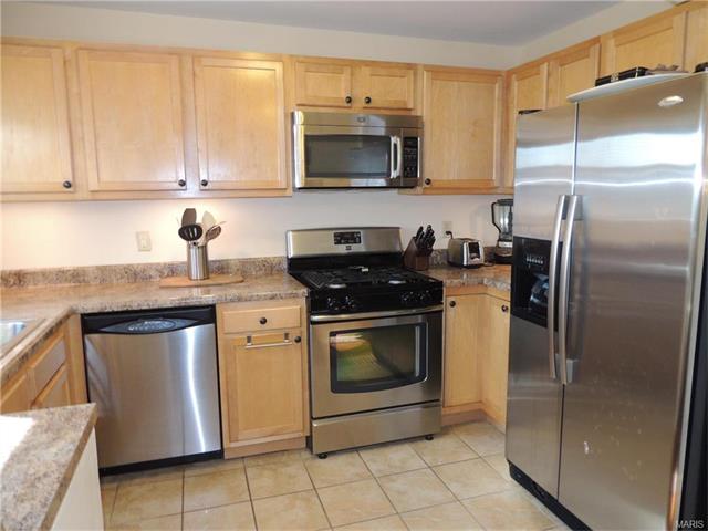 7340 Sharp Ave, Saint Louis, MO 63116 photo 5