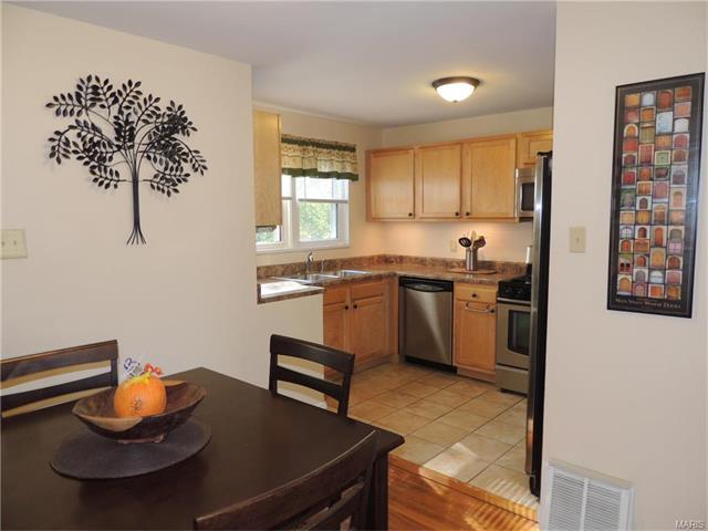7340 Sharp Ave, Saint Louis, MO 63116 photo 9