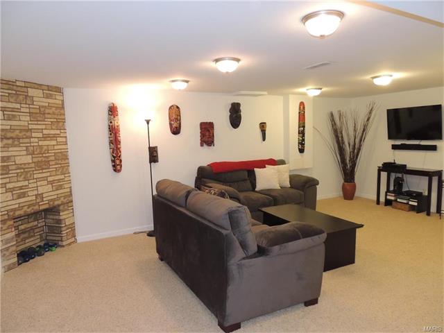 7340 Sharp Ave, Saint Louis, MO 63116 photo 13
