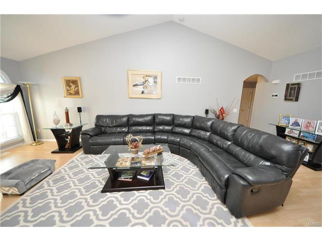 4 Briarcastle Ct, O'fallon, MO 63366 photo 4