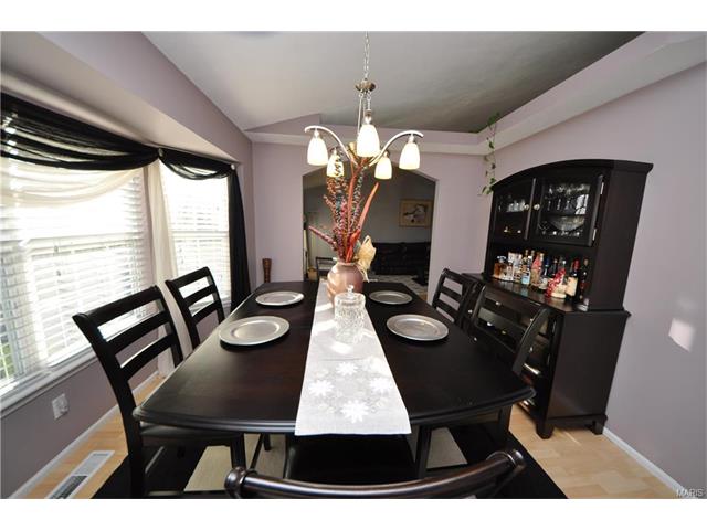 4 Briarcastle Ct, O'fallon, MO 63366 photo 7