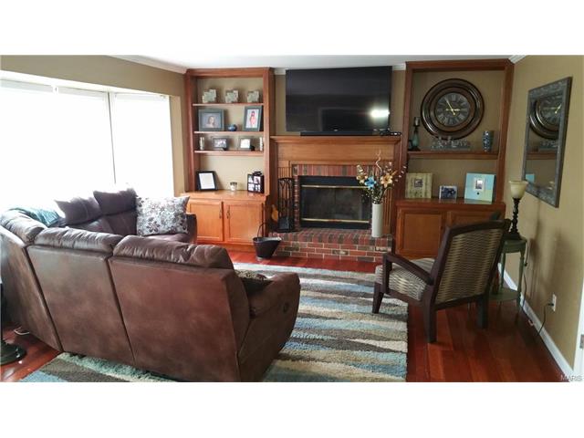 225 Greiner Ct, Ellisville, MO 63021 photo 4