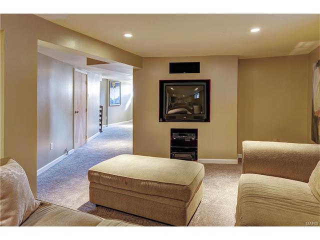 1908 Mitchell, Saint Louis, MO 63139 photo 17
