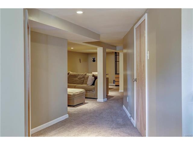 1908 Mitchell, Saint Louis, MO 63139 photo 15