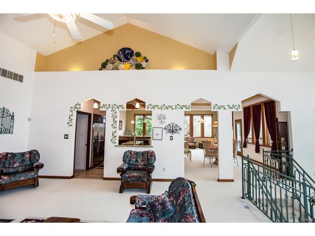 3860 Old Baumgartner Rd, Saint Louis, MO 63129 photo 14