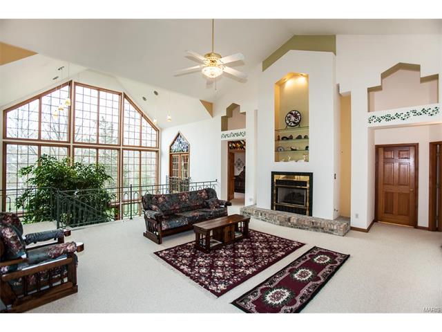 3860 Old Baumgartner Rd, Saint Louis, MO 63129 photo 4