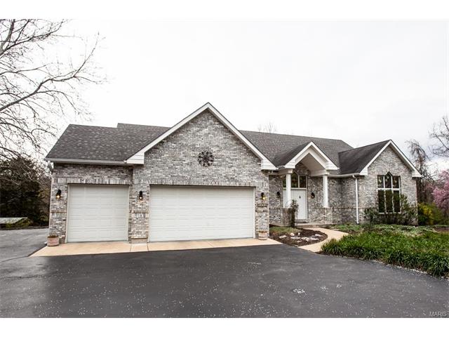 3860 Old Baumgartner Rd, Saint Louis, MO 63129 photo 3