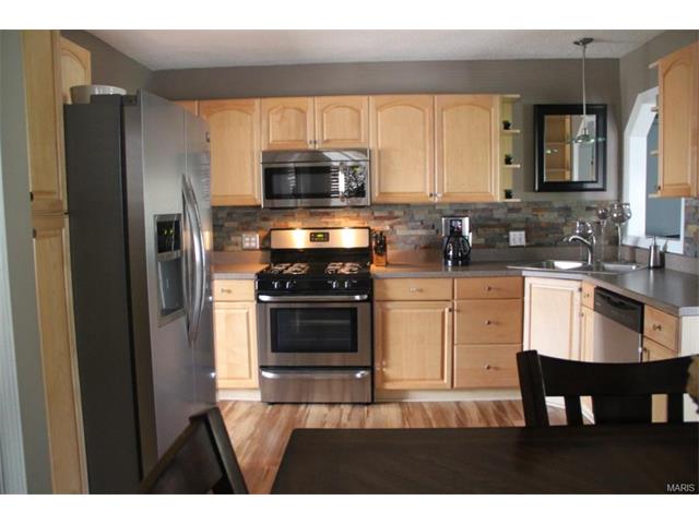 123 Highview Dr, Ballwin, MO 63011 photo 4