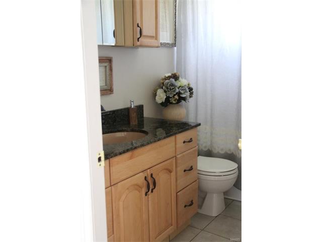 123 Highview Dr, Ballwin, MO 63011 photo 8