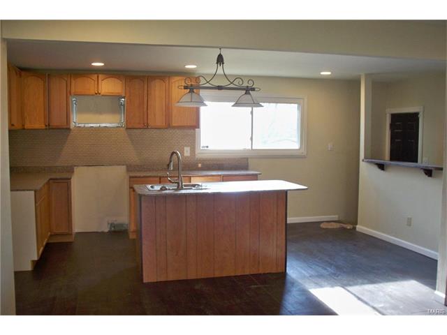 10330 Chesley, Saint Louis, MO 63136 photo 3