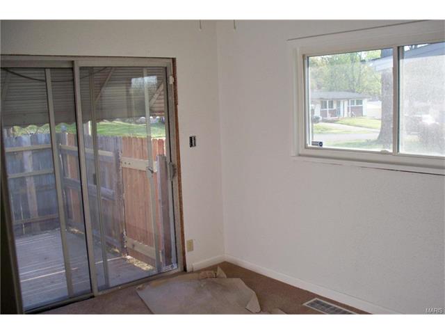 10330 Chesley, Saint Louis, MO 63136 photo 8