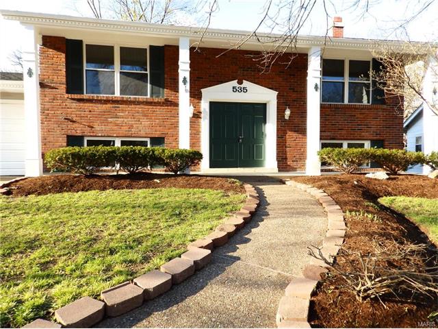 535 Arborwood Dr, Ballwin, MO 63021 photo 2