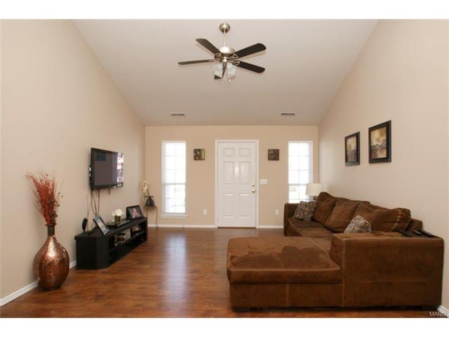 318 Hawks View Dr, O'fallon, MO 63368 photo 3