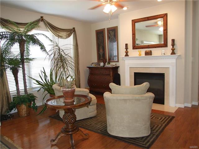 1029 Pearview Dr, Saint Peters, MO 63376 photo 7