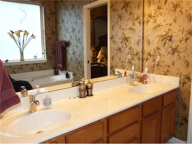 1029 Pearview Dr, Saint Peters, MO 63376 photo 15