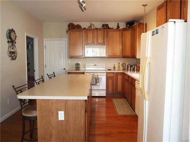 1029 Pearview Dr, Saint Peters, MO 63376 photo 3