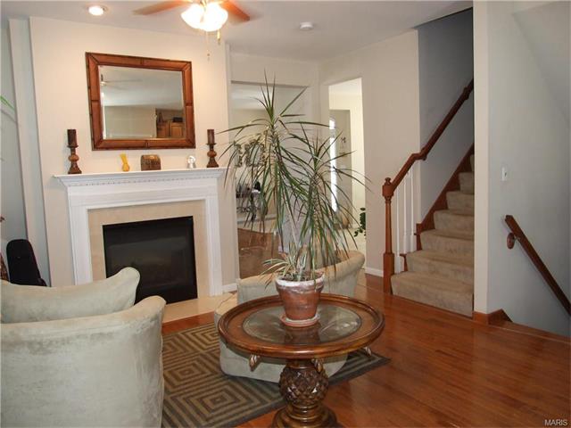 1029 Pearview Dr, Saint Peters, MO 63376 photo 8
