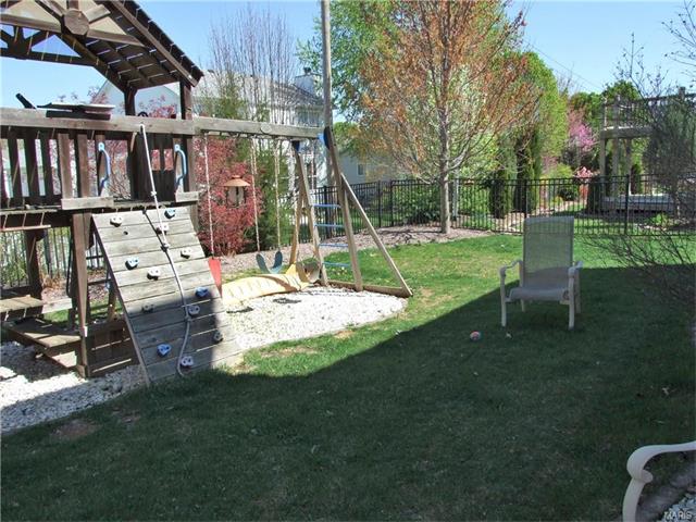 1029 Pearview Dr, Saint Peters, MO 63376 photo 23