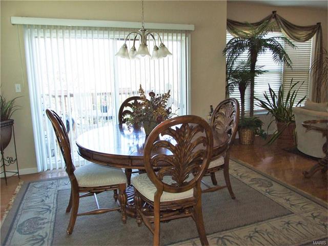 1029 Pearview Dr, Saint Peters, MO 63376 photo 5