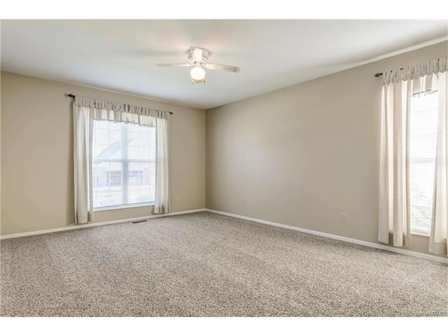 932 Timber Glen Ln, Ballwin, MO 63021 photo 18