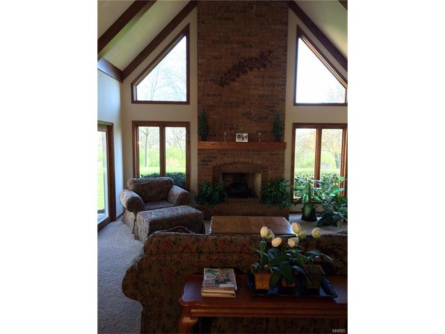 1222 Carman Rd, Ballwin, MO 63021 photo 4