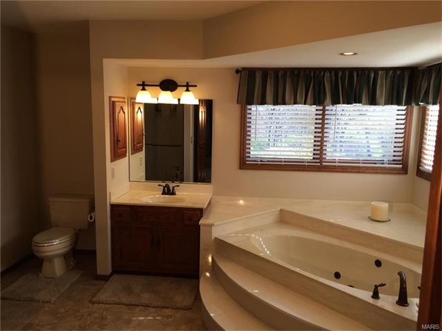 1222 Carman Rd, Ballwin, MO 63021 photo 8