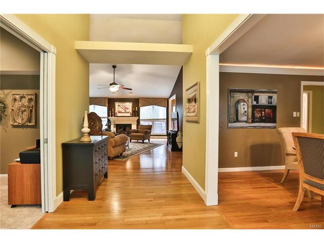 421 Gateford Dr, Ballwin, MO 63021 photo 5