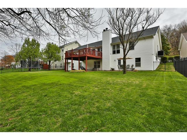 421 Gateford Dr, Ballwin, MO 63021 photo 3