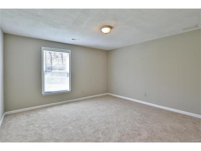 421 Gateford Dr, Ballwin, MO 63021 photo 37