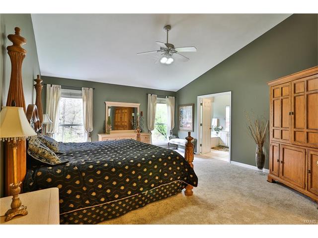 421 Gateford Dr, Ballwin, MO 63021 photo 19