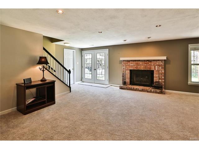 421 Gateford Dr, Ballwin, MO 63021 photo 29