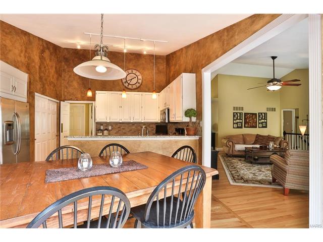 421 Gateford Dr, Ballwin, MO 63021 photo 12
