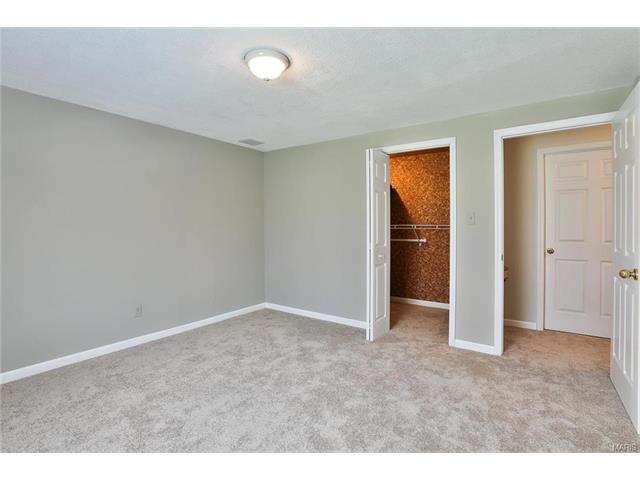 421 Gateford Dr, Ballwin, MO 63021 photo 38