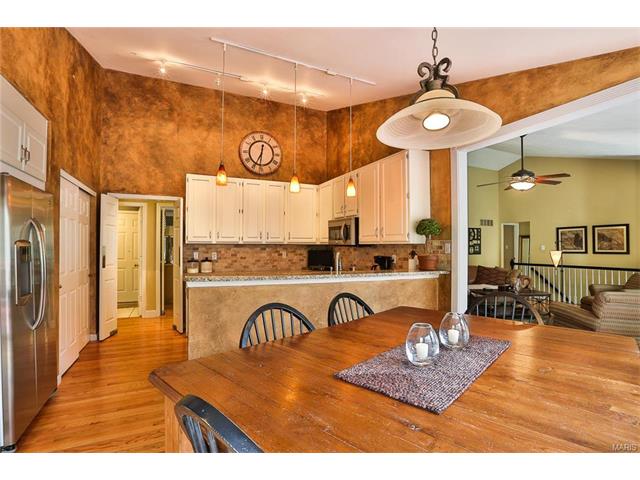 421 Gateford Dr, Ballwin, MO 63021 photo 13