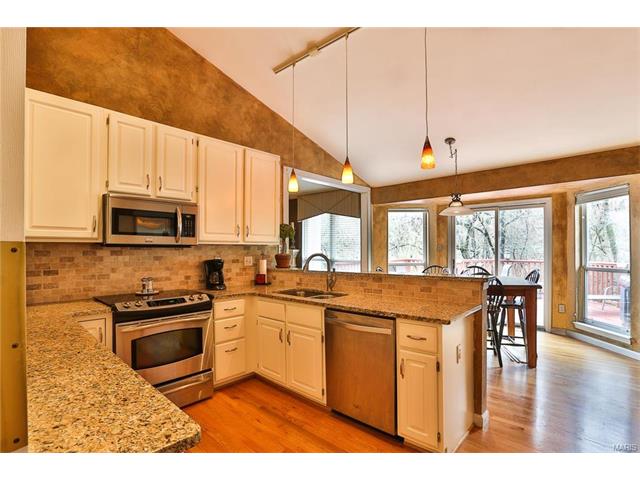 421 Gateford Dr, Ballwin, MO 63021 photo 11