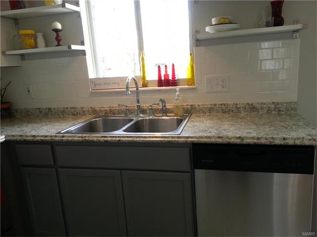 1346 Half Moon Dr, O'fallon, MO 63366 photo 11