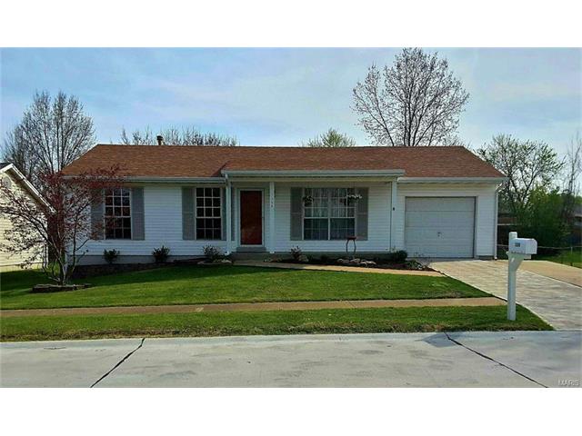 1346 Half Moon Dr, O'fallon, MO 63366 photo 1