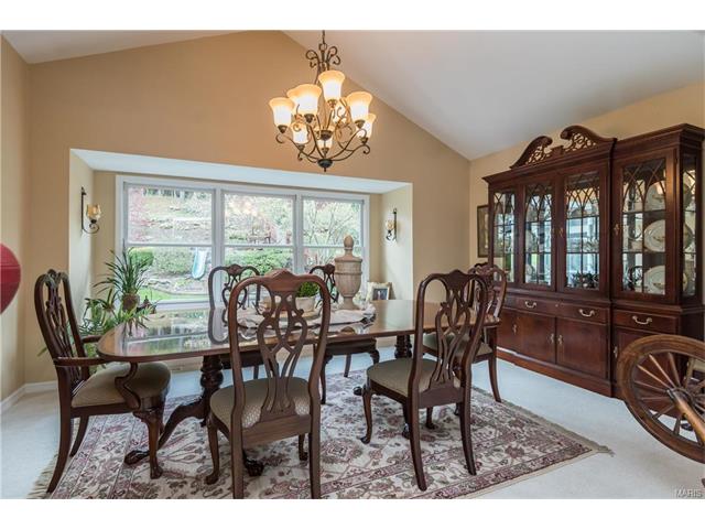 1742 Warmington Ct, Ballwin, MO 63021 photo 9