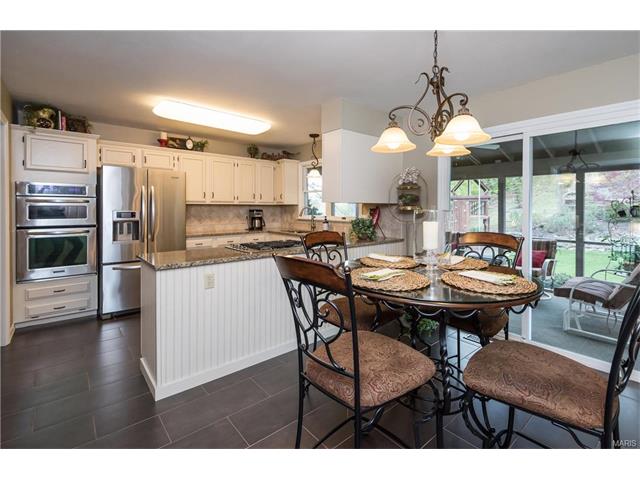 1742 Warmington Ct, Ballwin, MO 63021 photo 11