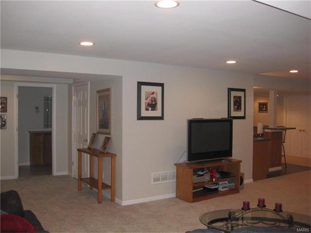 215 Lark Hill Ln, Ballwin, MO 63021 photo 32