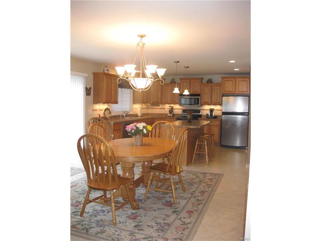 215 Lark Hill Ln, Ballwin, MO 63021 photo 2