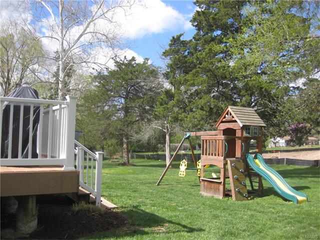 215 Lark Hill Ln, Ballwin, MO 63021 photo 38