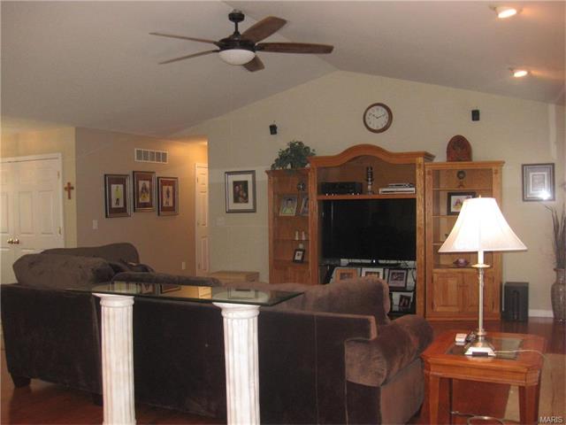 215 Lark Hill Ln, Ballwin, MO 63021 photo 7