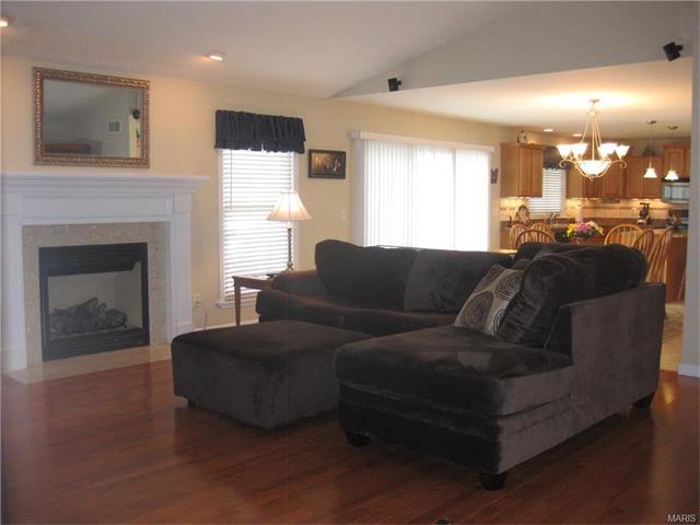 215 Lark Hill Ln, Ballwin, MO 63021 photo 6