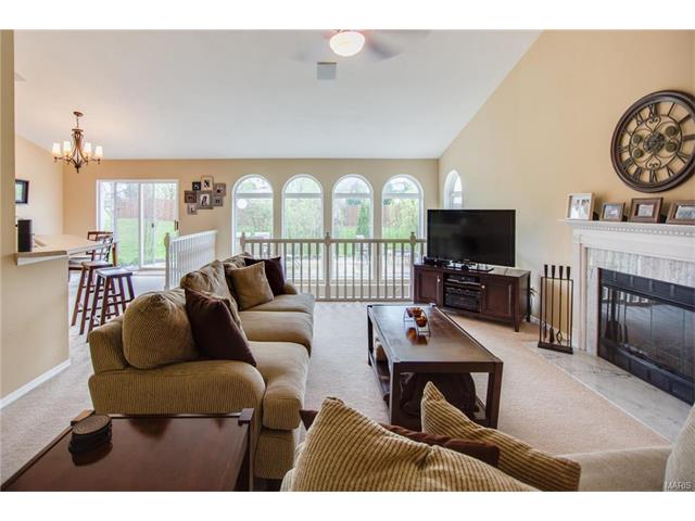 606 Calamar Ct, O'fallon, MO 63368 photo 4